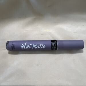 Victoria's Secret Velvet Matte Total Flirt Lip‎ Stain